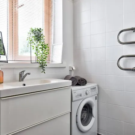 Apartment Serene 1br With Sauna & Private Entrance