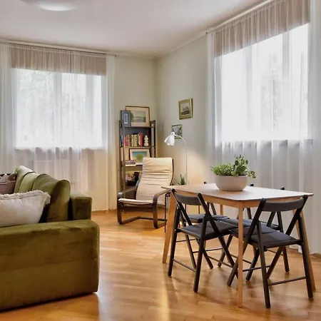 Serene 1br With Sauna & Private Entrance 公寓 塔林