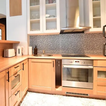 Serene 1br With Sauna & Private Entrance 公寓 塔林