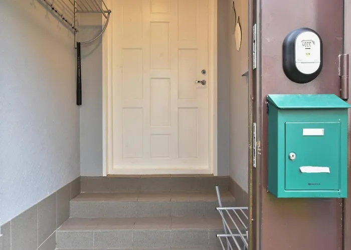 Serene 1br With Sauna & Private Entrance Apartamento Talin