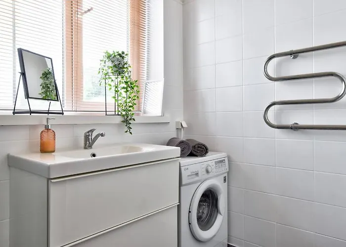 Apartamento Serene 1br With Sauna & Private Entrance